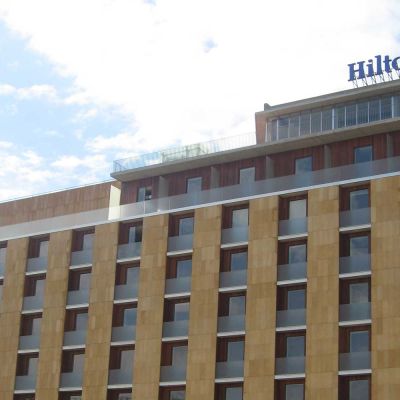 Hilton-4